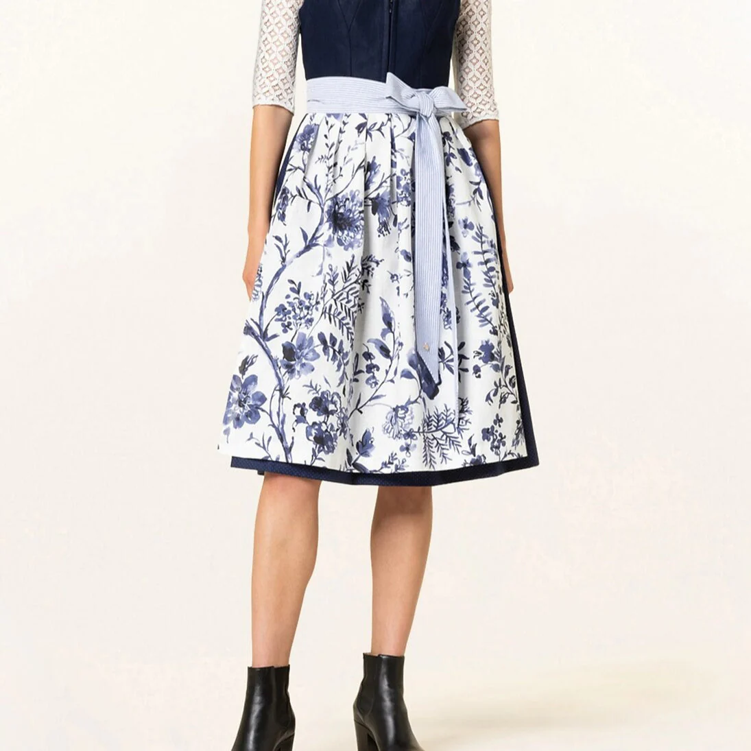 Dirndljurk met blauw bloemenpatroon – Oktoberfest | Romantische klederdracht met schort - Afbeelding 5