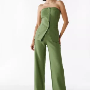 Strapless geknoopte tweedelig damesset – strapless top – wijde broek – knoopdetails